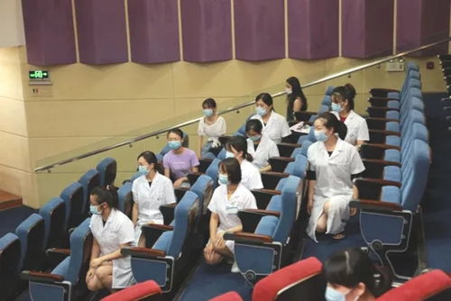 修煉禮儀 服務患者——羅湖醫(yī)院客服中心綜合服務能力提升培訓班助力優(yōu)質(zhì)服務